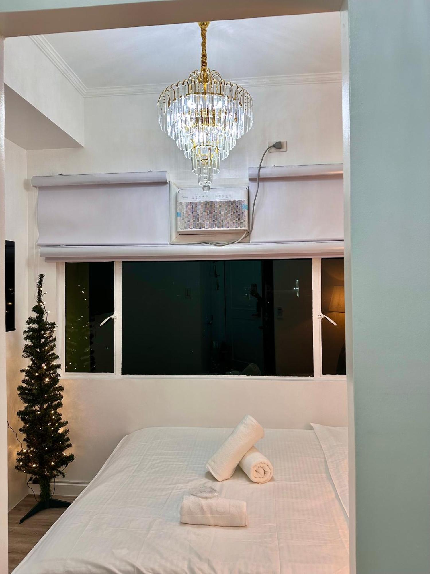 Studio Two Condominium, Alabang - Gold Fiber Wi-Fi -Netflix Ready Muntinlupa City Exteriör bild