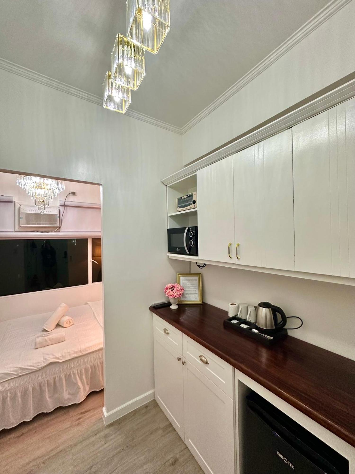 Studio Two Condominium, Alabang - Gold Fiber Wi-Fi -Netflix Ready Muntinlupa City Exteriör bild